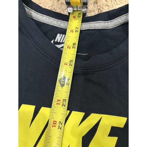 Nike Sportswear Black And Green Logo Men’s Large Regular Fit - Picture 6 of 8